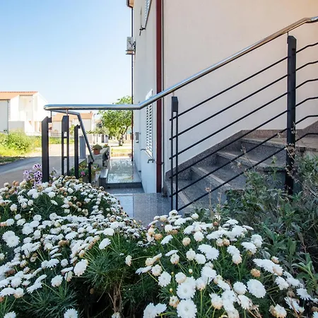 Appartement By The Sea - 17129